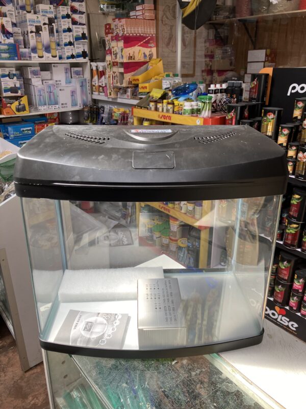 Acuario negro 48x29x49 68.2L