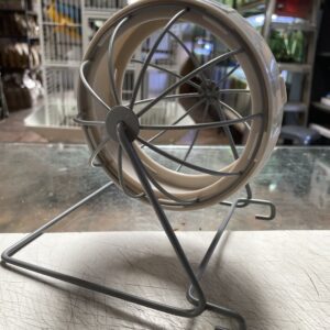 Bola de heno de metal con soporte